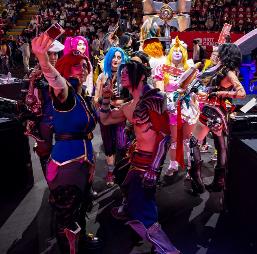 Lucca x Riot Games cosplay